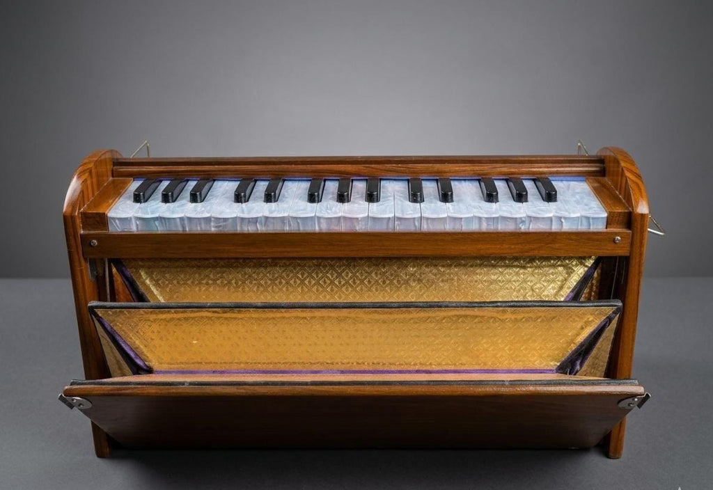 Mini Dolphin Harmonium – 32 Keys, 2.5 Octaves, Kail Wood Kirtan Instrument