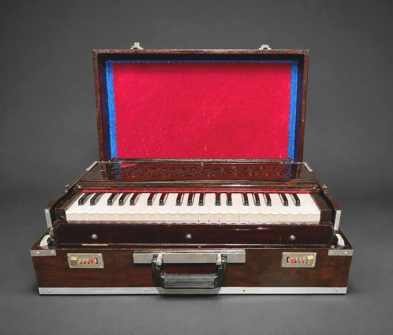 Professional Double Reed Harmonium – 3.5 Octave Bhajan Kirtan Instrument