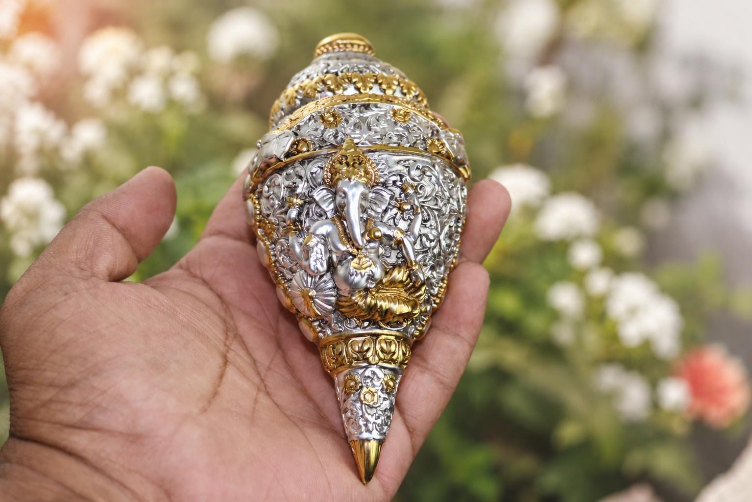 Decorative Spiritual Ganesh Shankh (Conch) for Prosperity-5inch