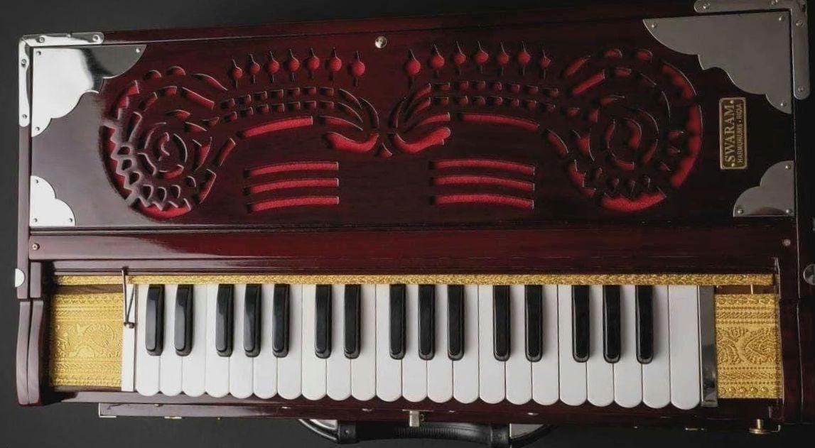 Teak Wood Harmonium: Professional Bass Male Voice, 3-Line Scale Changer, Keyboard Cover
