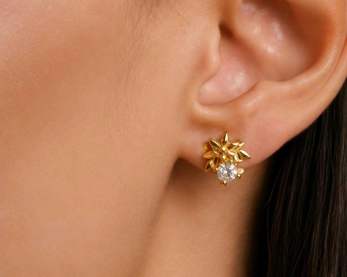 Elegant Floral Necklace & Stud Earrings Set – Handmade Jewelry with Diamond Zirconia Italian Alloy Metal